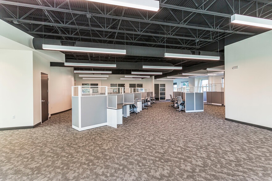 More Photos Of 2101 High Wickham Pl, Louisville Office For Sale