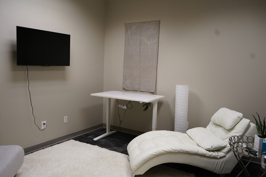 More Photos Of 11550 Common Oaks Dr, Raleigh Medical For Lease