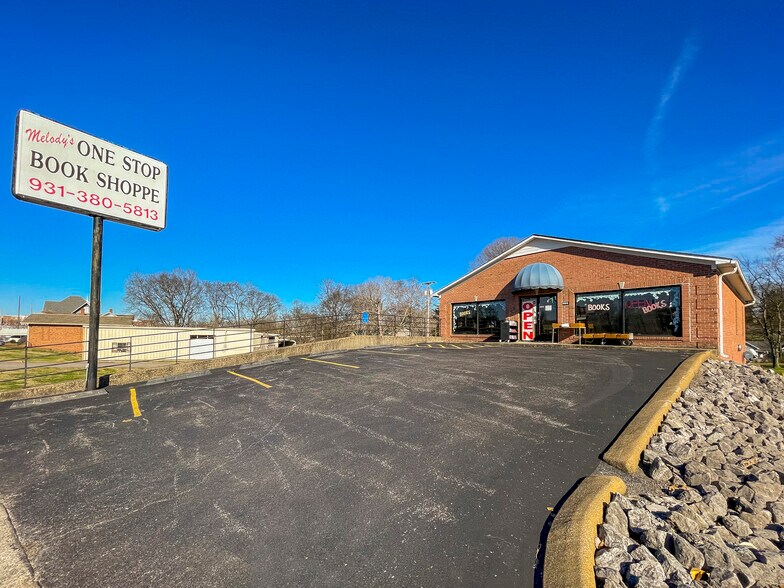 More Photos Of 1113 S Main St, Columbia Freestanding For Sale