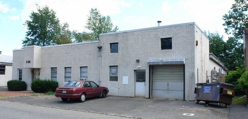 Primary Photo Of 735 Fairfield Ave, Kenilworth Warehouse For Lease