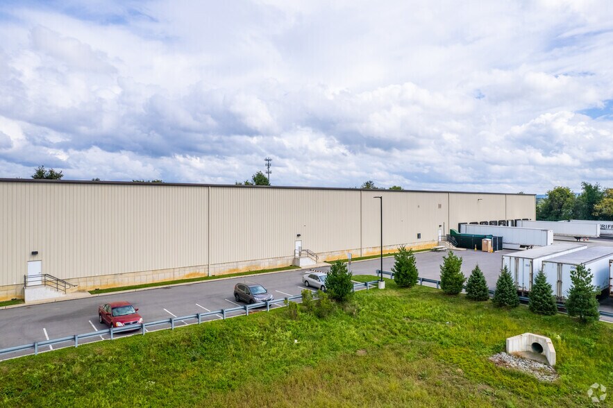More Photos Of 190 Strykers Rd, Phillipsburg Warehouse For Lease