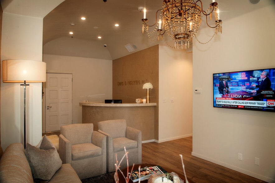 More Photos Of 450 S Beverly Dr, Beverly Hills Office For Lease