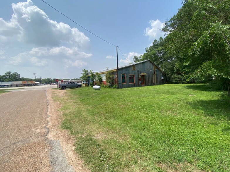 More Photos Of 108 Thigpen St, Carmine General Retail For Sale