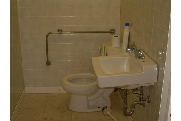 More Photos Of 3614-3620 W Division St, Chicago Storefront For Sale