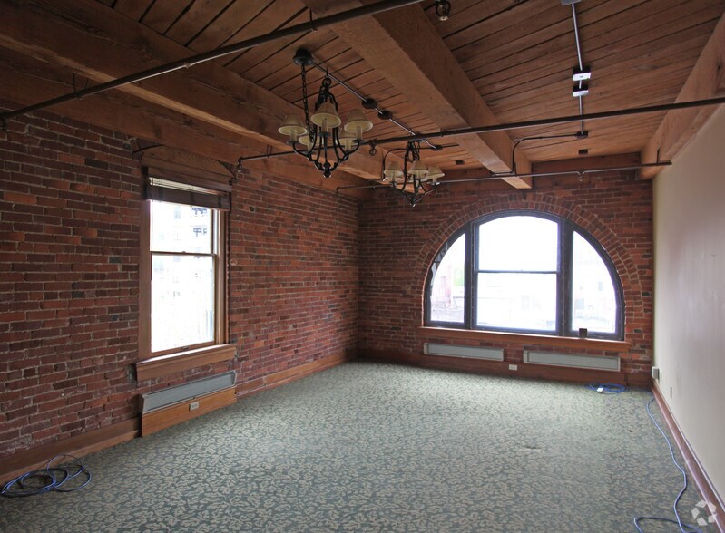More Photos Of 10 Hale St, Charleston Loft Creative Space For Sale