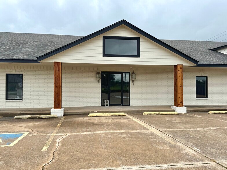 More Photos Of 719 E 141st St, Glenpool Storefront Retail Office For Lease