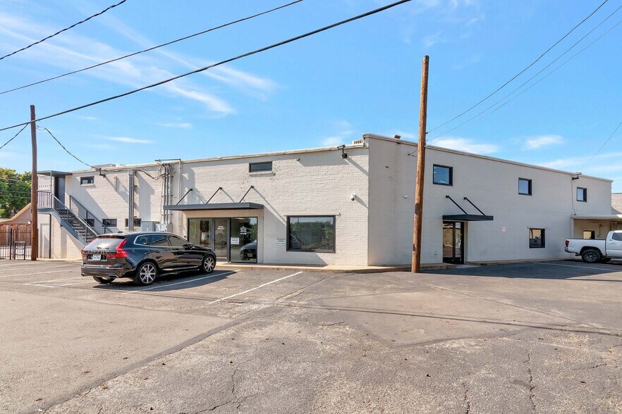 More Photos Of 3000 Race St, Fort Worth Office For Lease