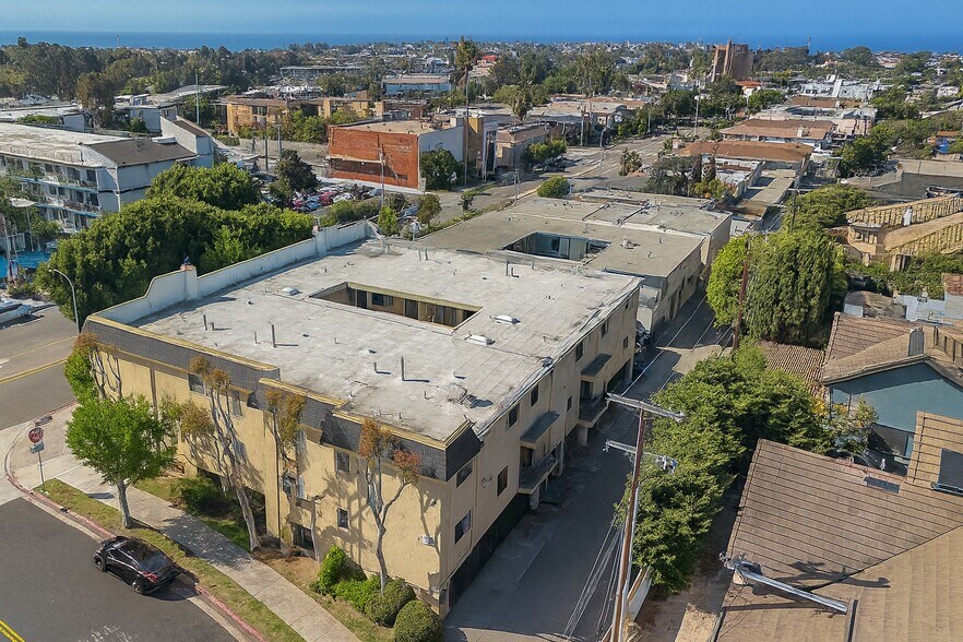 More Photos Of 7605 W Manchester Ave, Playa Del Rey Apartments For Sale