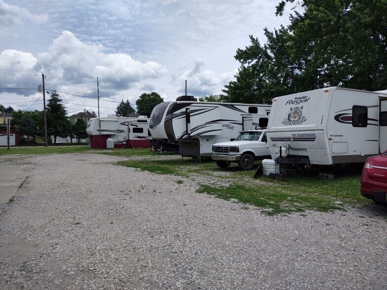 More Photos Of 107 13th St, Moundsville General Retail For Sale