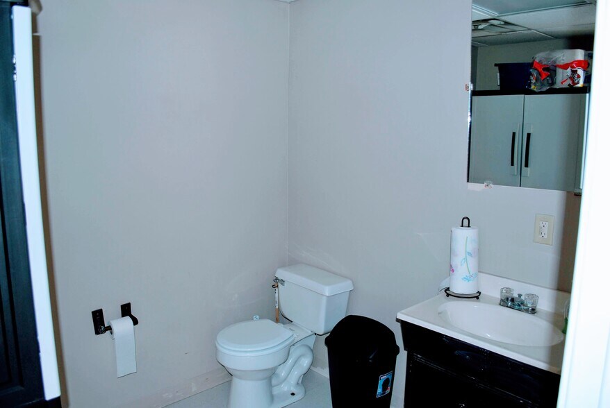 More Photos Of 6003 Main St, Lula Storefront Retail Office For Sale