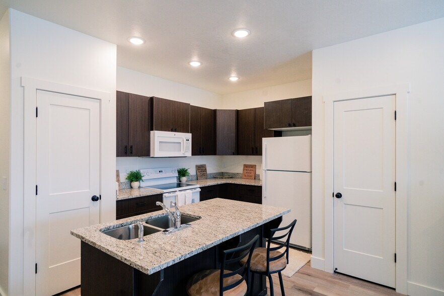 More Photos Of 254 N Spring Creek Pky, Providence Apartments For Sale