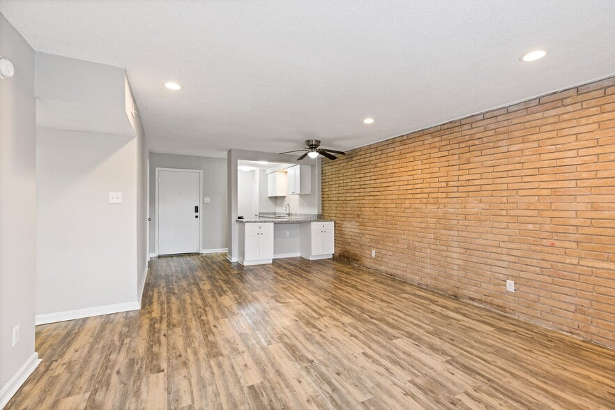 More Photos Of 9707 Timberside Dr, Houston Apartments For Sale