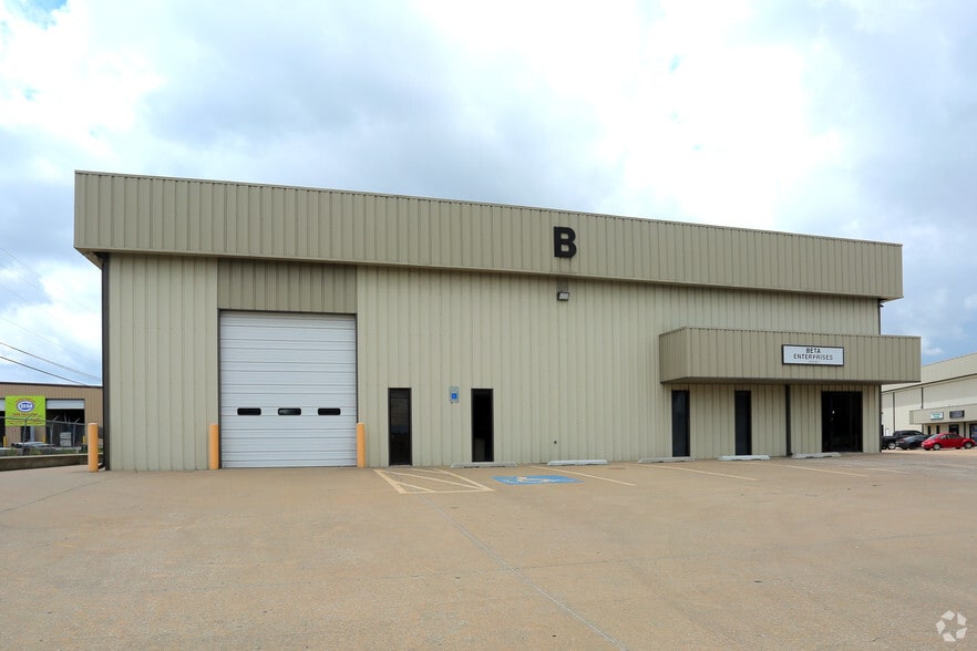 More Photos Of 5666 S 122nd East Ave, Tulsa Unknown For Lease