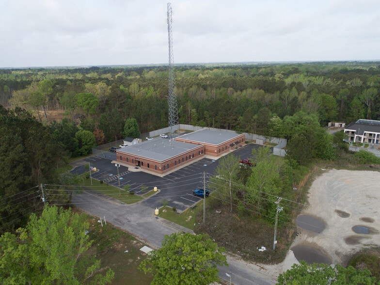 More Photos Of 1876 Bureau Dr, Fayetteville Medical For Sale