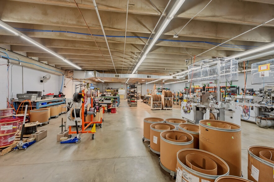 More Photos Of 303-311 E Anderson Ave, Knoxville Warehouse For Lease