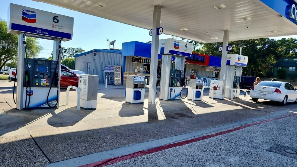 More Photos Of 11915 US Highway 190 W, Livingston Convenience Store For Sale