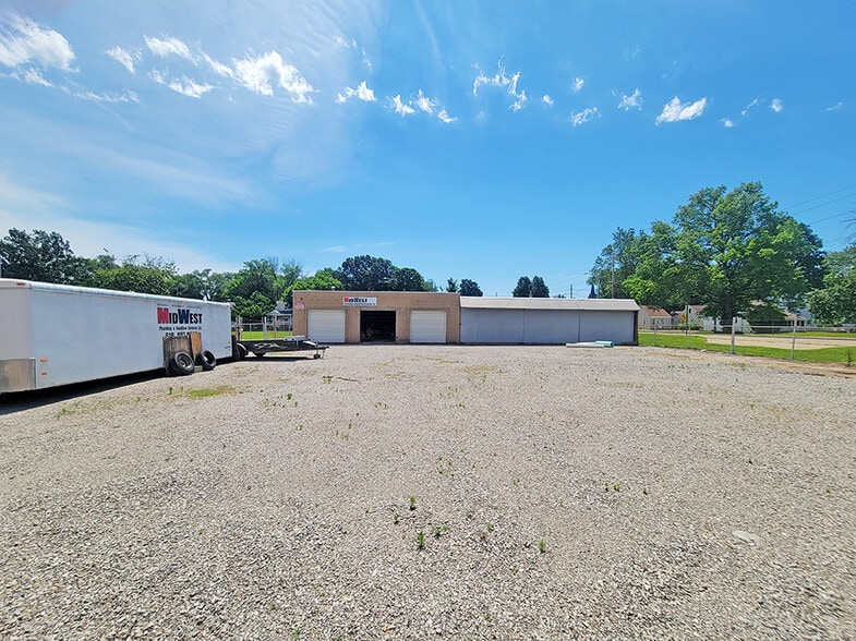 More Photos Of 118 N 16th St, Belleville Industrial For Sale