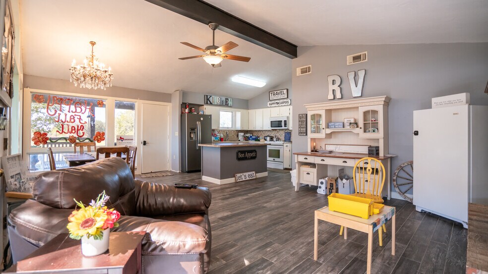 More Photos Of 1275-1299 Big Valley Cir, Lipan Trailer Camper Park For Sale