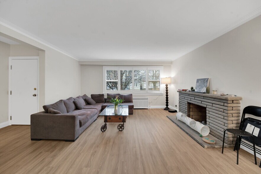 More Photos Of 55 Thirty Eighth St, Toronto Multifamily For Sale