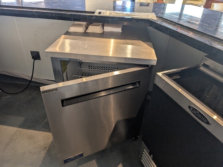 More Photos Of 5204 Colleyville Blvd, Colleyville Restaurant For Lease