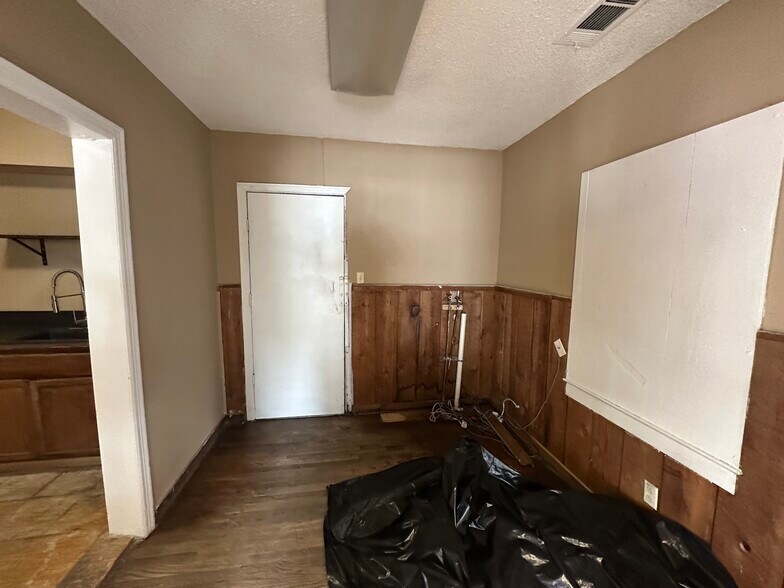 More Photos Of 3818 Summer Ave, Memphis Freestanding For Sale