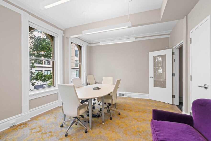 More Photos Of 2008 Hillyer Pl NW, Washington Office Residential For Sale