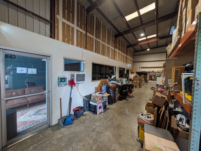 More Photos Of 99-1225 Waiua Pl, Aiea Warehouse For Lease