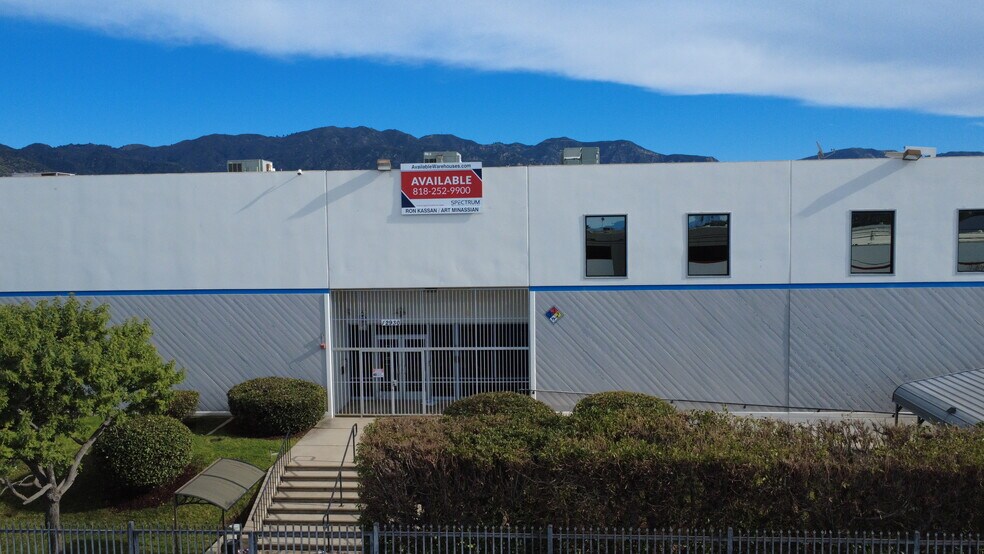 More Photos Of 12930 Bradley Ave, Sylmar Warehouse For Lease
