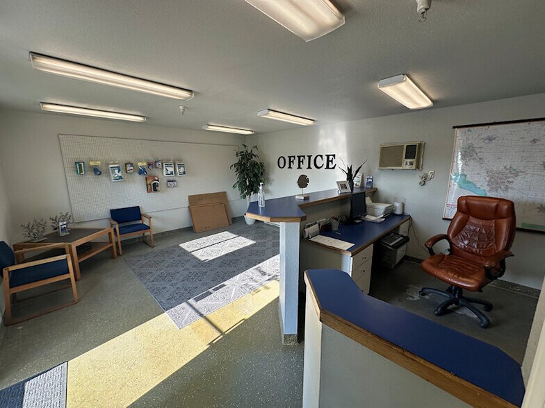 More Photos Of 363 N Linder Rd, Meridian Warehouse For Sale