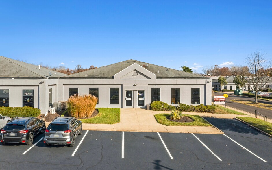 More Photos Of 970 Town Center Dr, Langhorne Unknown For Lease