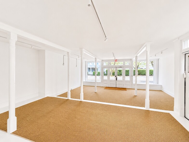 More Photos Of 290 Main St, Sag Harbor General Retail For Lease