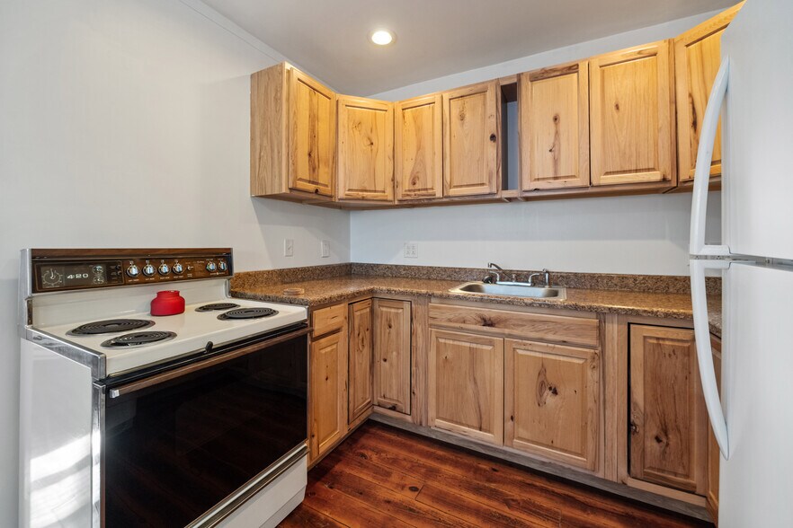 More Photos Of 5346 Canal St, Durhamville Storefront Retail Residential For Sale