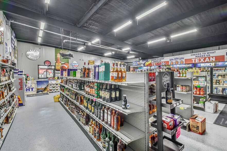 More Photos Of 3762 Highway 19, Riverside General Retail For Lease