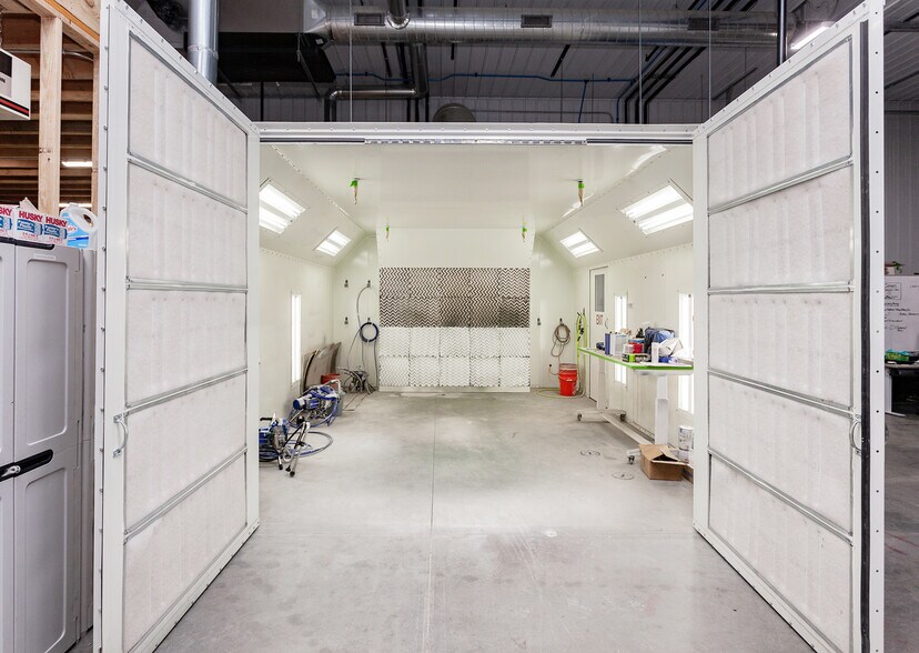 More Photos Of 7640 SW 22nd St, Des Moines Industrial For Sale