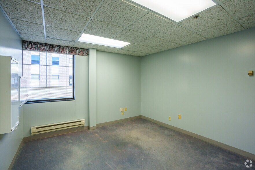 More Photos Of 190 Groton Rd, Ayer Medical For Lease