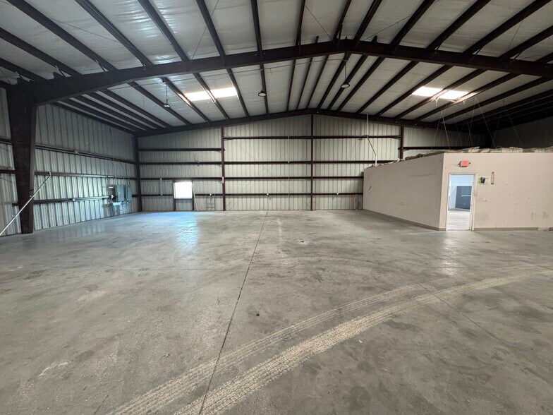 More Photos Of 3777 Ironbridge Blvd, Fort Myers Unknown For Lease