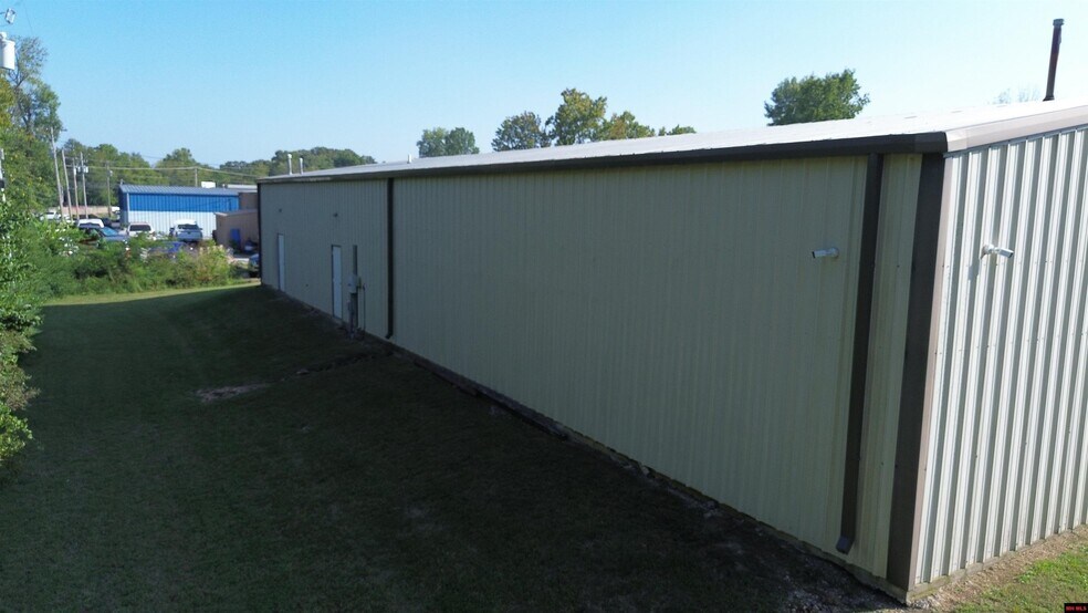 More Photos Of 300 Bomber Blvd, Mountain Home Industrial For Sale