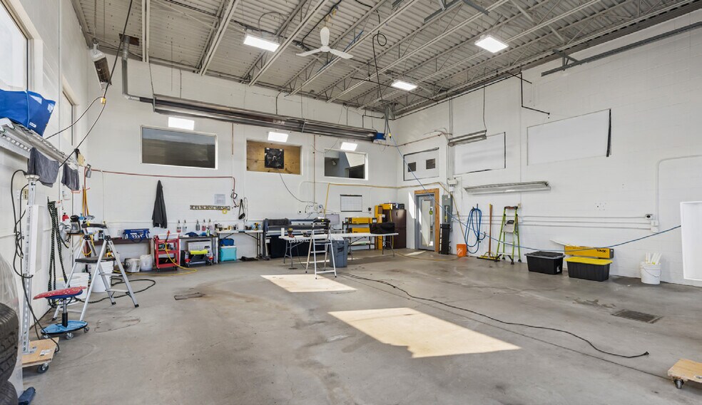 More Photos Of 1200 Leathead Rd, Kelowna Auto Dealership For Sale