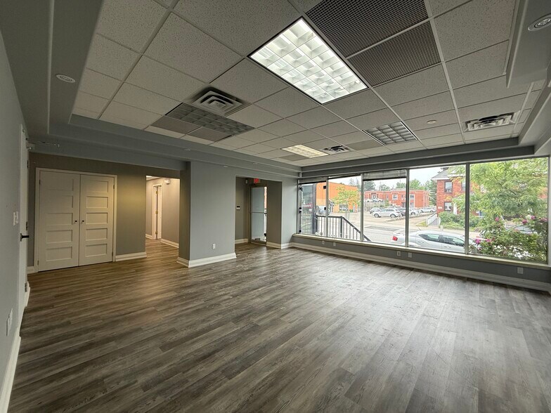 More Photos Of 361 King St, Midland Office For Sale