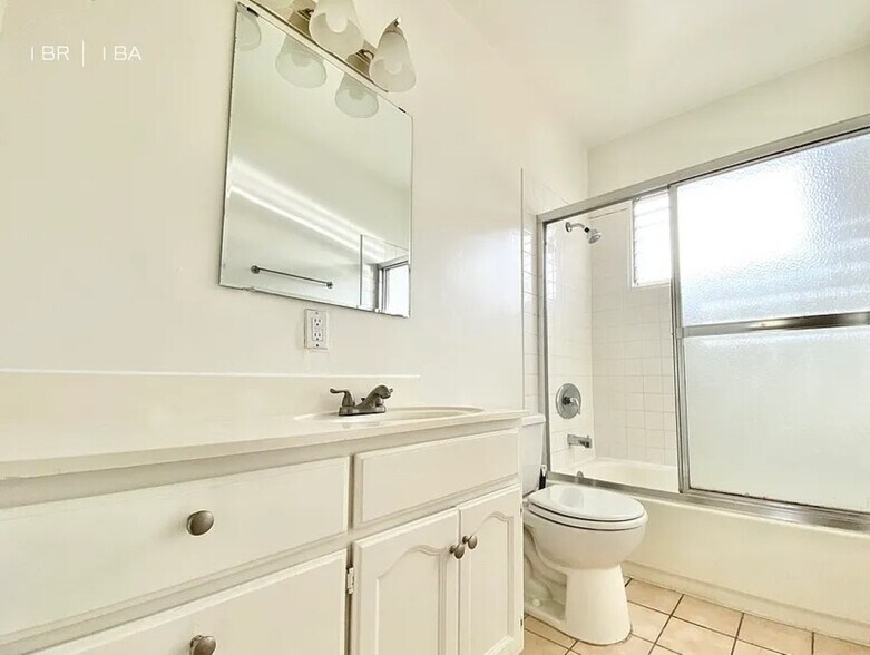 More Photos Of 1352 N Las Palmas Ave, Los Angeles Apartments For Sale