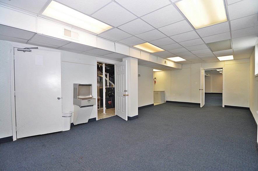 More Photos Of 416 River Rd, Quantico Office For Sale