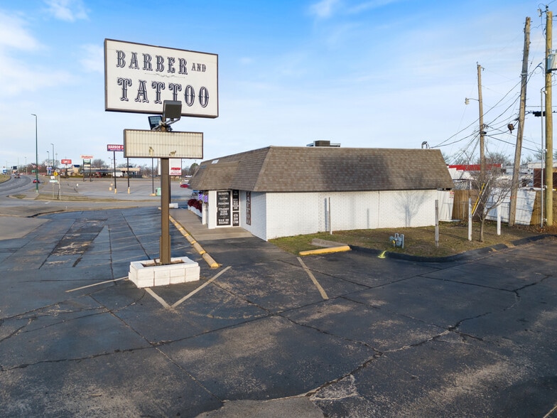 More Photos Of 885 S Dogwood St, Siloam Springs Medical For Lease