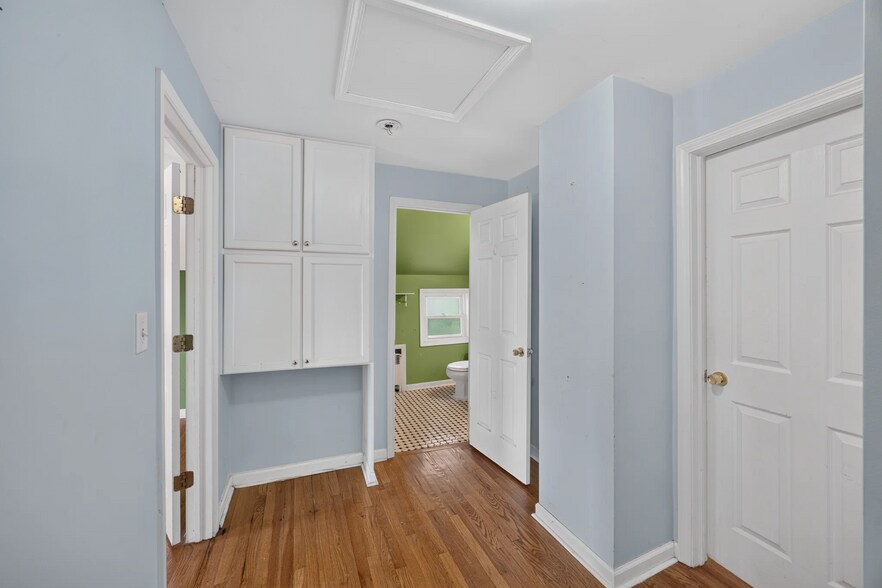 More Photos Of 14329 Beacon Ave, Orland Park General Retail For Sale
