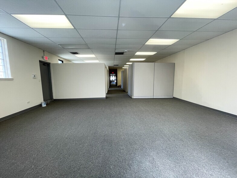 More Photos Of 6252 N Lincoln Ave, Chicago Office For Lease