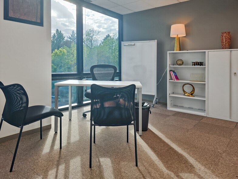 More Photos Of 4800 Meadows Rd, Lake Oswego Coworking Space