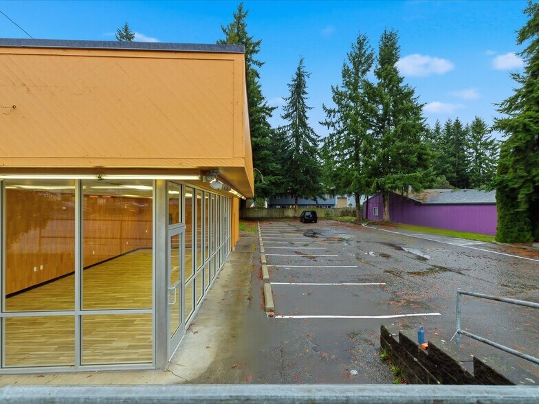 More Photos Of 5802 Evergreen Way, Everett Storefront Retail Office For Sale