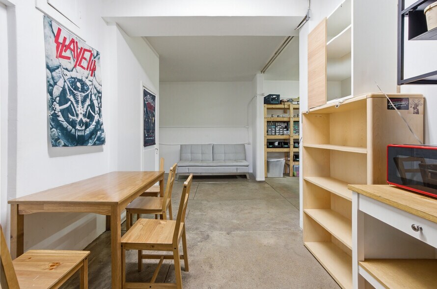 More Photos Of 8317 Whittier Blvd, Pico Rivera Storefront Retail Residential For Sale