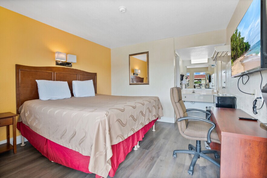 More Photos Of 7455 W Irlo Bronson Memorial Hwy, Kissimmee Hotel For Sale