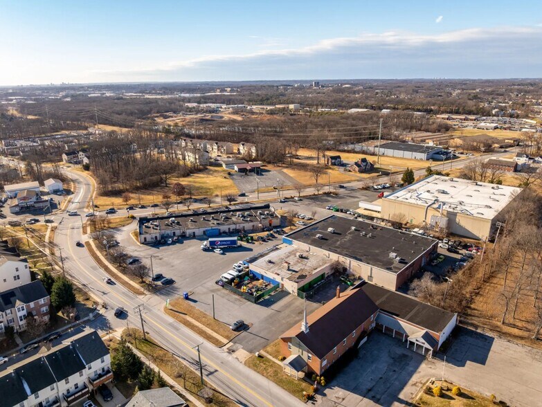 More Photos Of 901-915 Middle River Rd, Baltimore Freestanding For Lease