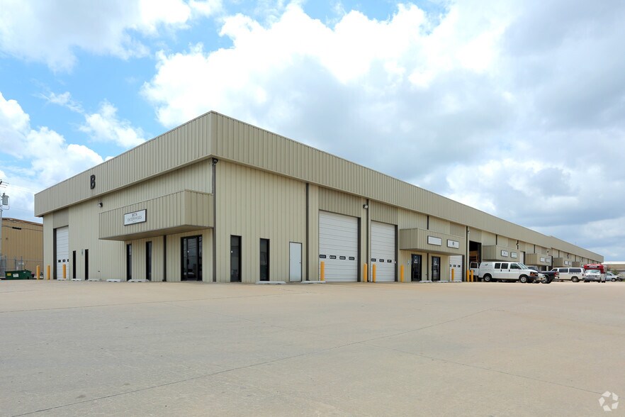 More Photos Of 5666 S 122nd East Ave, Tulsa Unknown For Lease